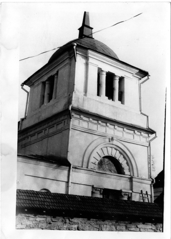 Фото: Петропавлівська церква, 16 ст. по вулиці Татарській, 9 у м. Кам’янці-Подільському, 1989-1990-х рр.