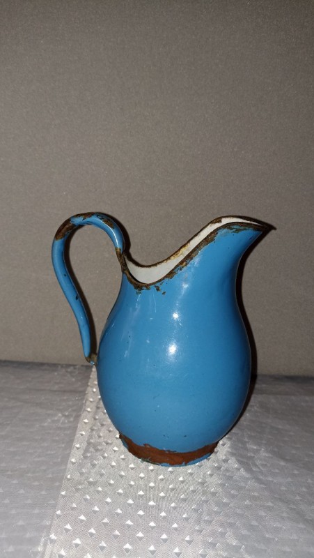 Металевий глечик наливник