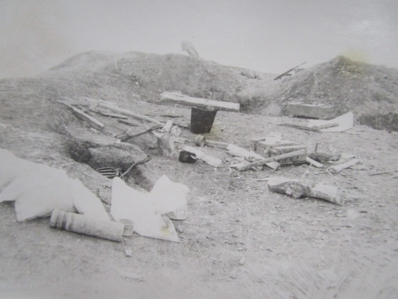 Фото. Землянка. Бойова позиція.