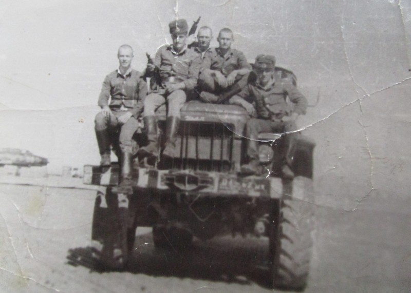 Фото групове. Мовчан Володимир Іванович із бойовими побратимами.