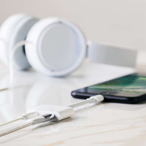 Belkin 3.5 mm Audio + Charge RockStar 4 - White