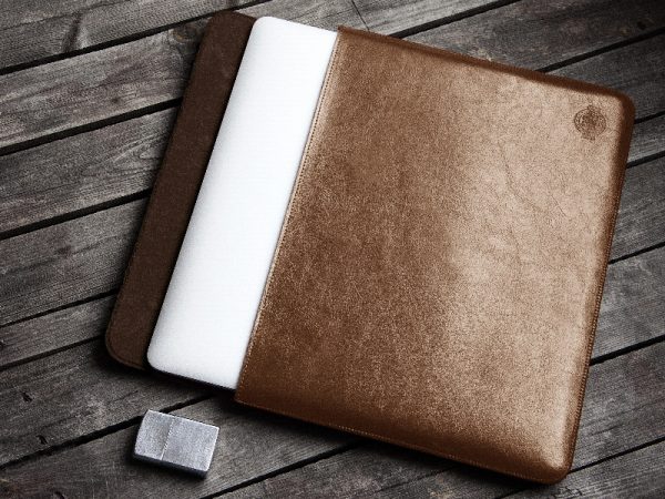 RED ANT MacBook Pro 13 / Air 13 Retina sv.hnedá (Aroma Whisky)