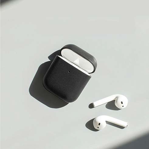 Native Union puzdro Leather Case pre Apple Airpods 1&2 - Black