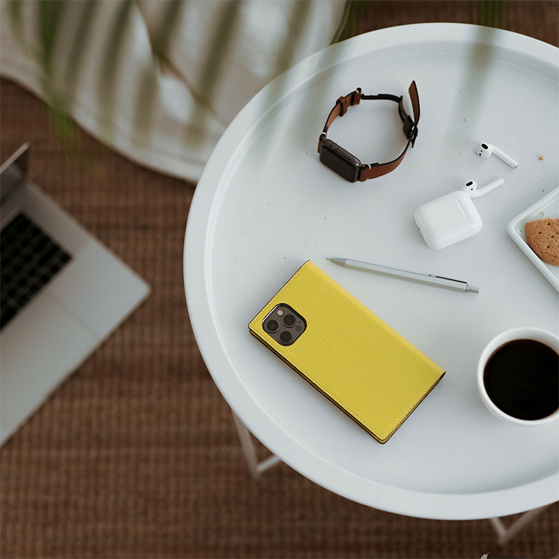 SLG Design puzdro D8 Neon Full Grain Leather Diary pre iPhone 13 Pro - Lemon