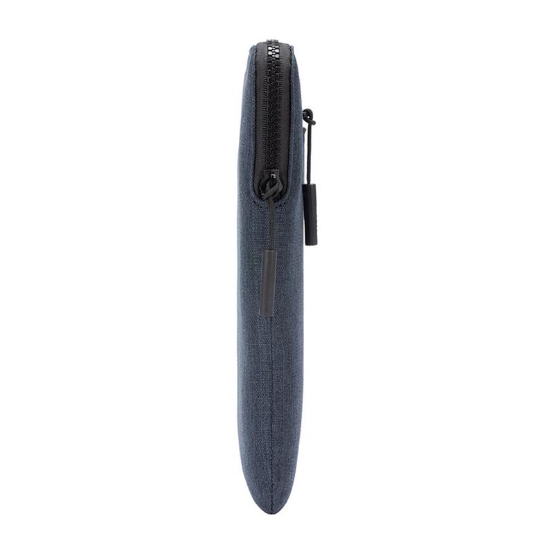Incase puzdro Compact Sleeve in Woolenex pre MacBook Pro 16" 2021 - Navy