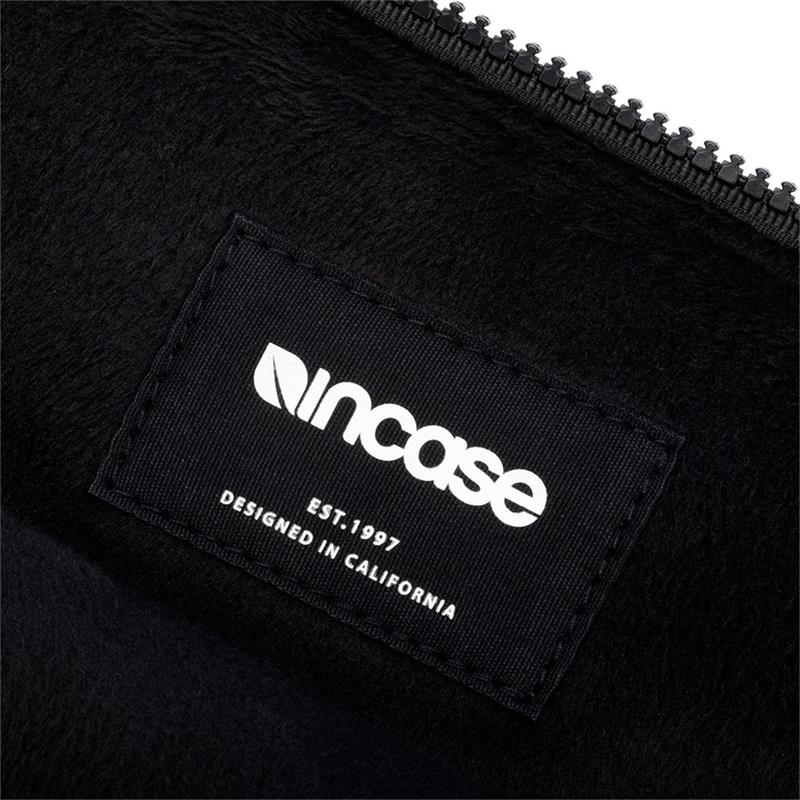 Incase puzdro Compact Sleeve in Woolenex pre MacBook Pro 16" 2021 - Navy