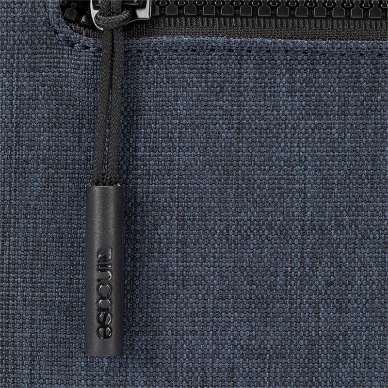 Incase puzdro Compact Sleeve in Woolenex pre MacBook Pro 16" 2021 - Navy