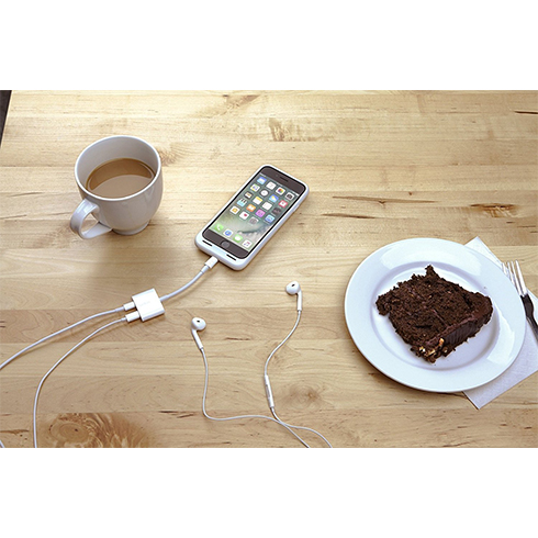 BELKIN Lightning Audio + Charge Rockstar