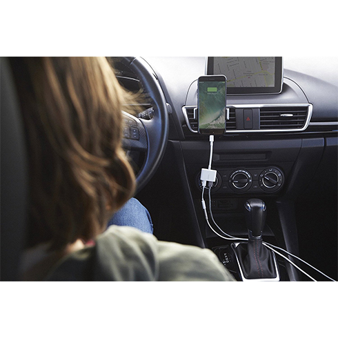 BELKIN Lightning Audio + Charge Rockstar