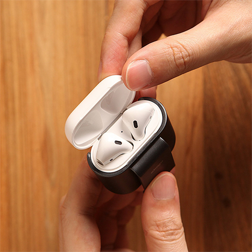 Elago Airpods Carrying Clip - Frosted Transparent