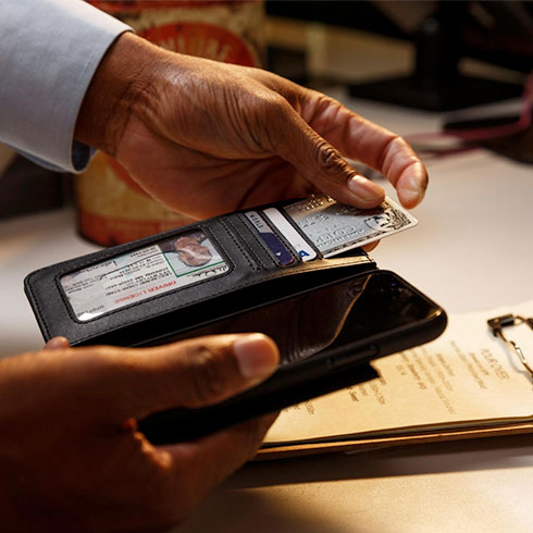 TwelveSouth púzdro Journal pre iPhone XR - Black
