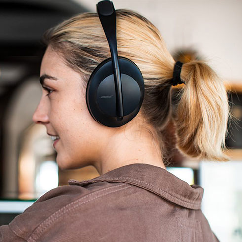 Bose Noise Cancelling Headphones 700 Black sluchátka