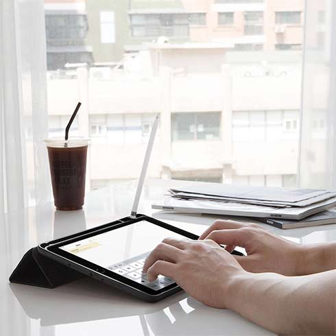 Spigen puzdro Urban Fit pre iPad 10.2" 2019/2020/2021 – Black