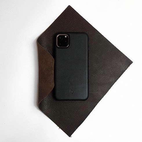 Decoded kryt Leather Backcover pre iPhone 12 mini - Brown