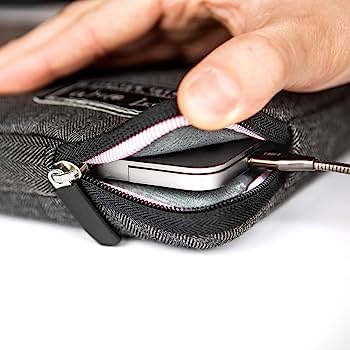 Aiino Stark Sleeve for MacBook Air and Pro 15" and 16" - Black Smoke