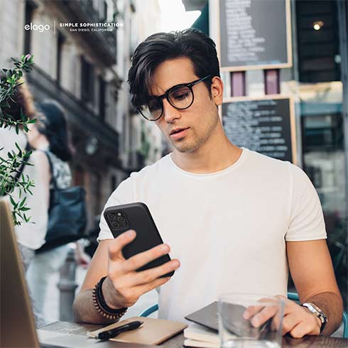 Elago kryt Silicone Case Magsafe pre iPhone 12/12 Pro - Black