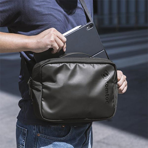 TomToc taška Urban Commute Crossbody pre iPad Pro 11"/Air 10.9" - Black