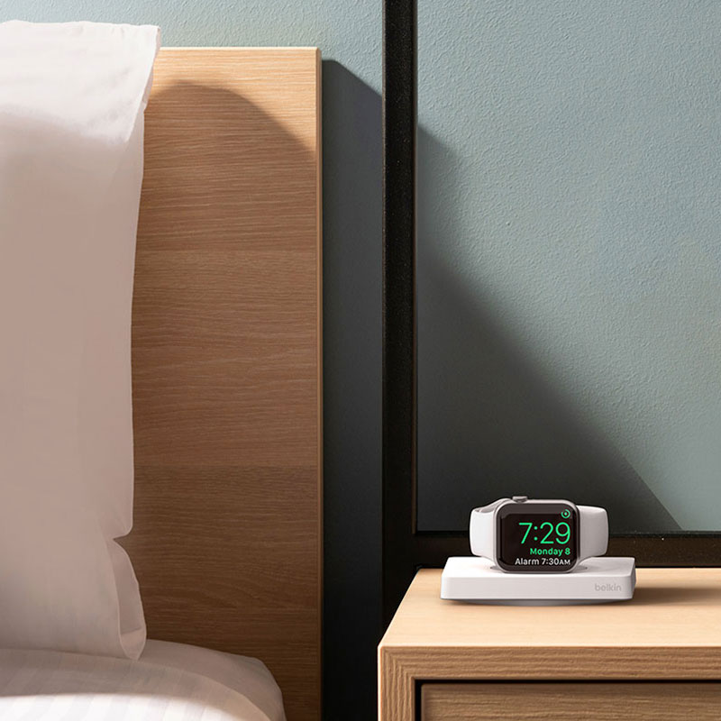 Belkin Boost Charge Pro Portable Fast Charger pro Apple Watch - White