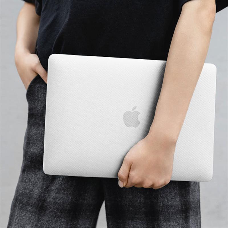SwitchEasy Touch Protective Case pre MacBook Air 13" M2/M3/M4 - Transparent White