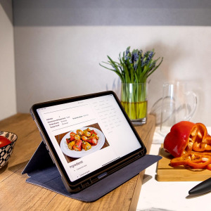 Aiino - Elite case for iPad 11" A16, 10.9" 10th Gen (2022) - black