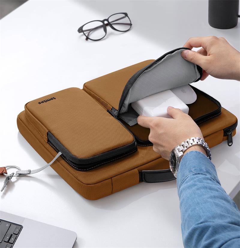 TomToc taška Versatile A42 pre Macbook Air 13" M1/M2/M3 - Brown