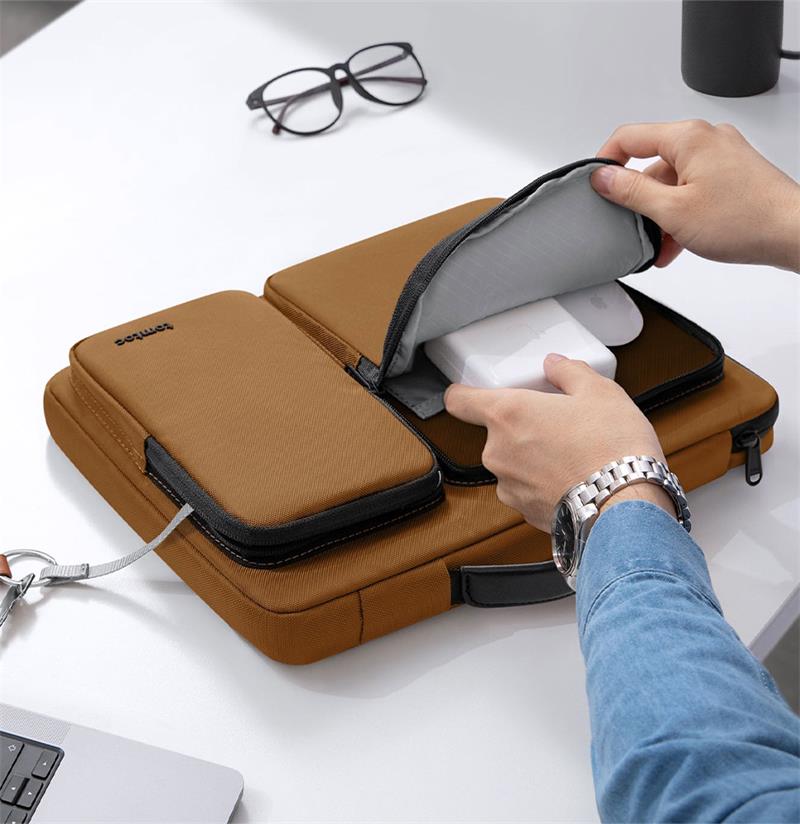 TomToc taška Versatile A42 pre Macbook Pro 16" M1/M2/M3/M4 - Brown