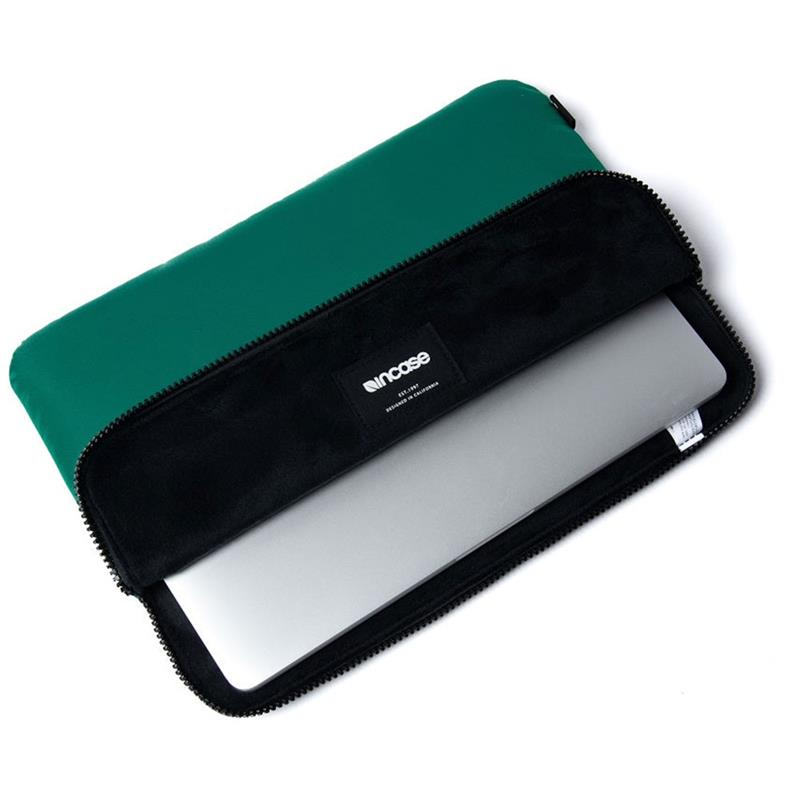 Incase puzdro Compact Sleeve pre MacBook Air 13"/Pro 13" - Malachite Green