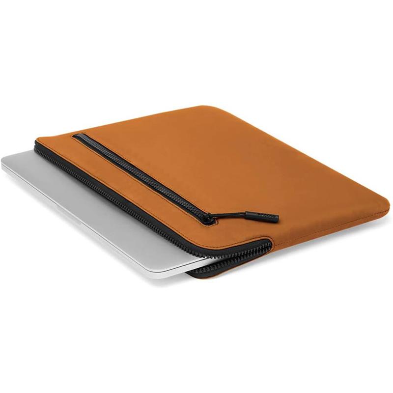 Incase puzdro Compact Sleeve pre MacBook Air 13"/Pro 13" - Cognac Amber