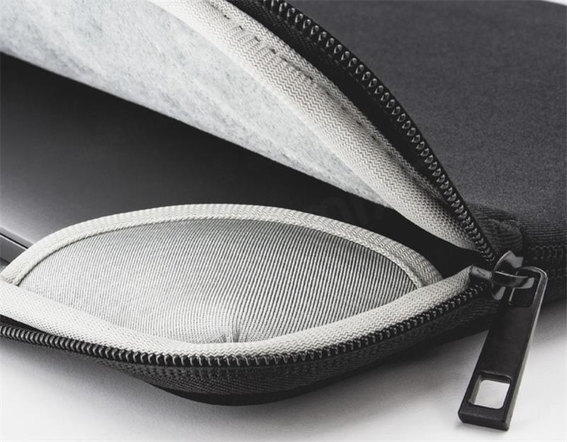 Epico Neoprenové púzdro pre Apple MacBook Pro 14"/Air 13"/Air 13,6" - čierna