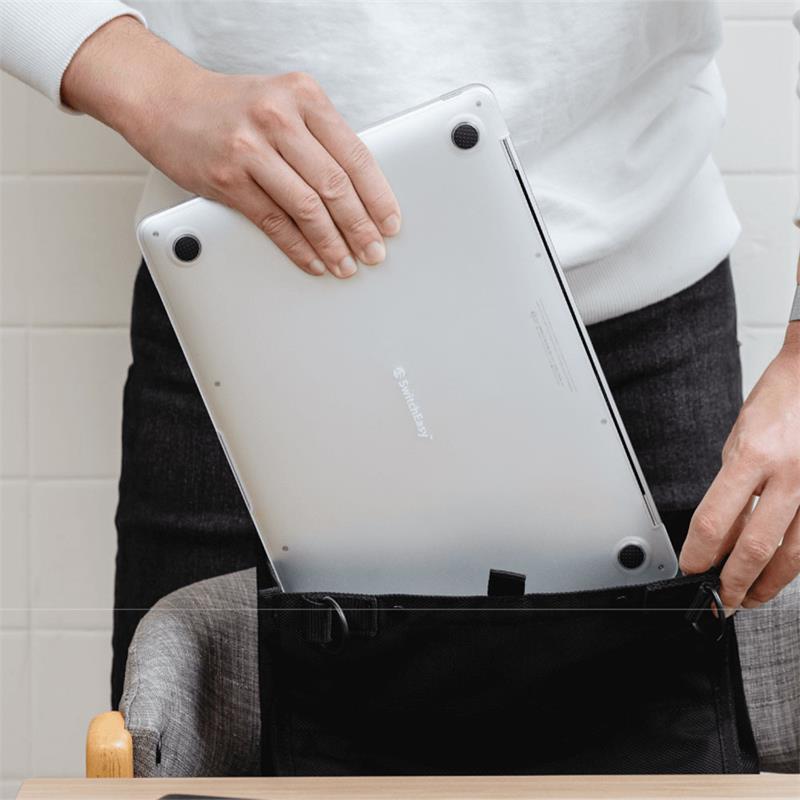 SwitchEasy Hardshell Nude Case pre MacBook Air 15" M2/M3/M4 - Clear