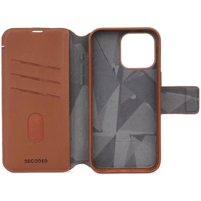 Decoded puzdro Leather Detachable Wallet MagSafe pre iPhone 15 Pro Max - Tan