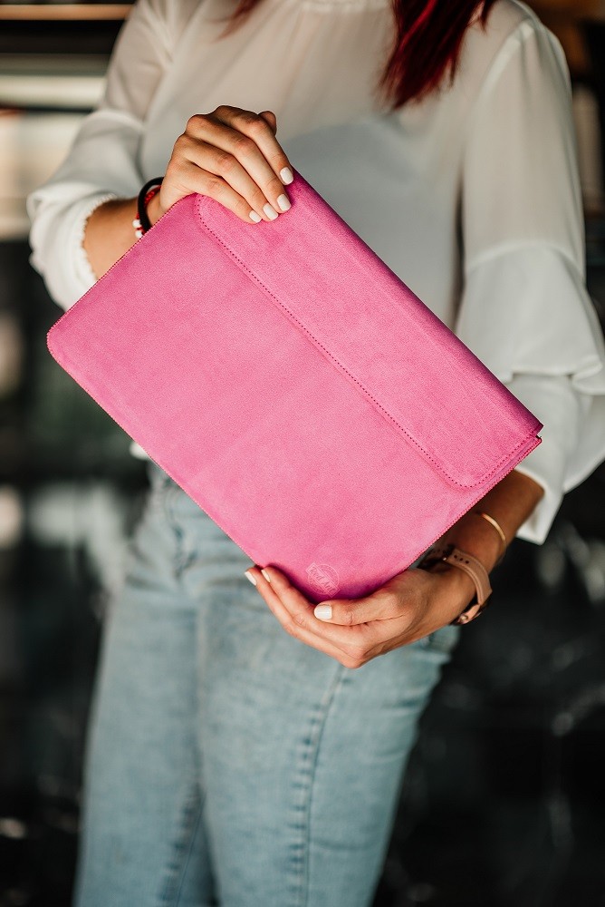 RED ANT SPRING MacBook Air 13 M2 (2022) cyklamen