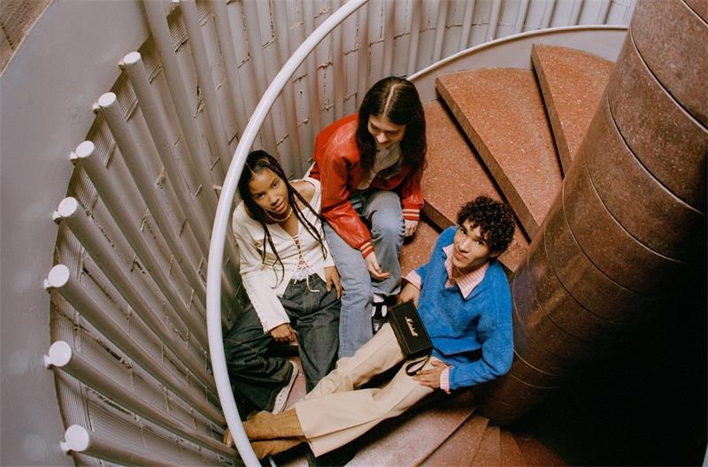 Marshall Middleton - Black & Brass reproduktor