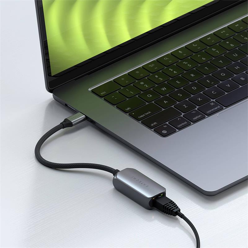Satechi adaptér USB-C to 2.5 Gigabit Ethernet - Space Gray Aluminium