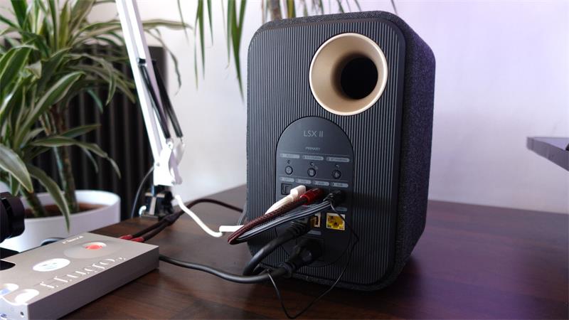 KEF LSX  II - Wireless - aktívny Hi-Fi systém - Carbon Black *Vystavené*