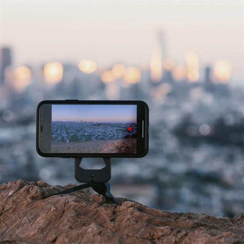 Peak Design Everyday Case pro iPhone 14 Pro - Charcoal *Vystavený*