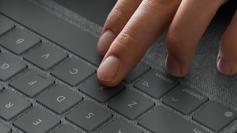 Logitech COMBO TOUCH pre iPad ( 10. gen. a A16) - šedá - UK