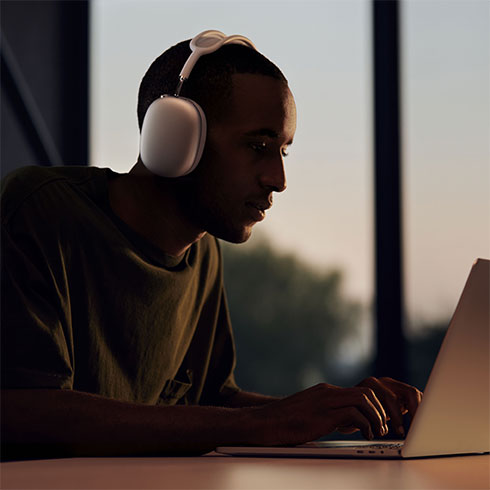 Apple AirPods Max - Vesmírne šedá *Renovovaný*