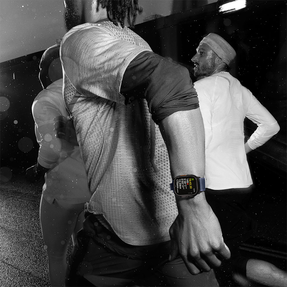 Apple Watch Ultra 2 GPS + Cellular 49mm Prírodný titán s prírodným titánovým milánskym ťahom - M