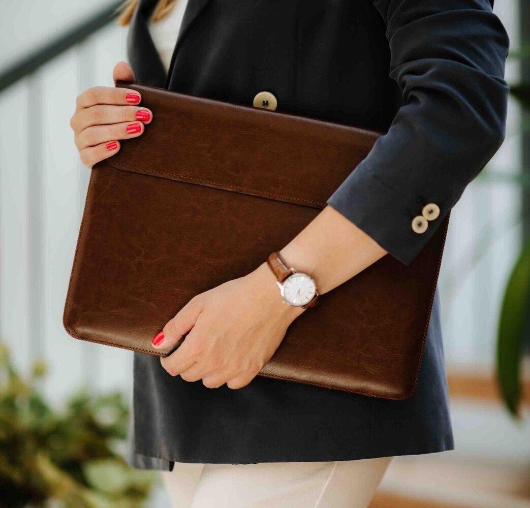 RED ANT MacBook Pro 13 / Air 13 Retina čierne (Aroma Whisky)