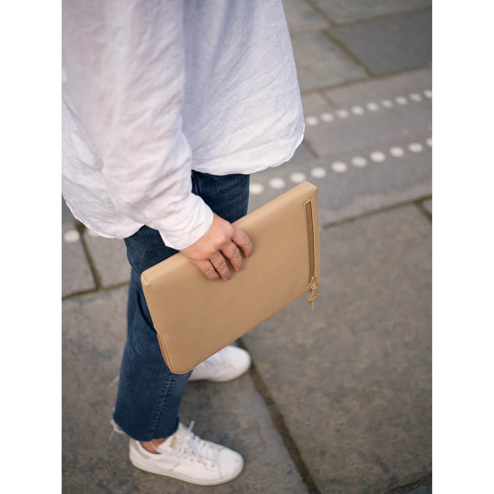 GOLLA Sleeve Metro Neoprene 15" Coffee