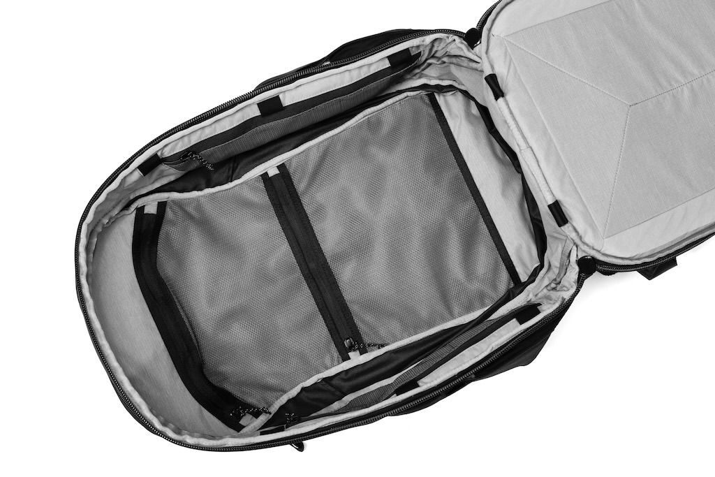 Peak Design Travel Backpack 30L-Black