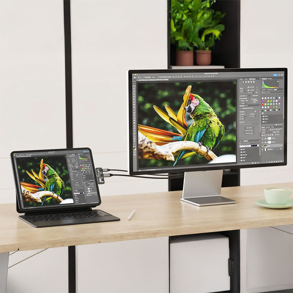 Satechi Mobile XR Hub with microSD Reader - Space Grey