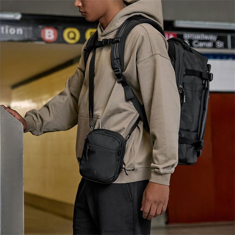 TomToc taška Aviator T37 Travel Crossbody Bag - Black