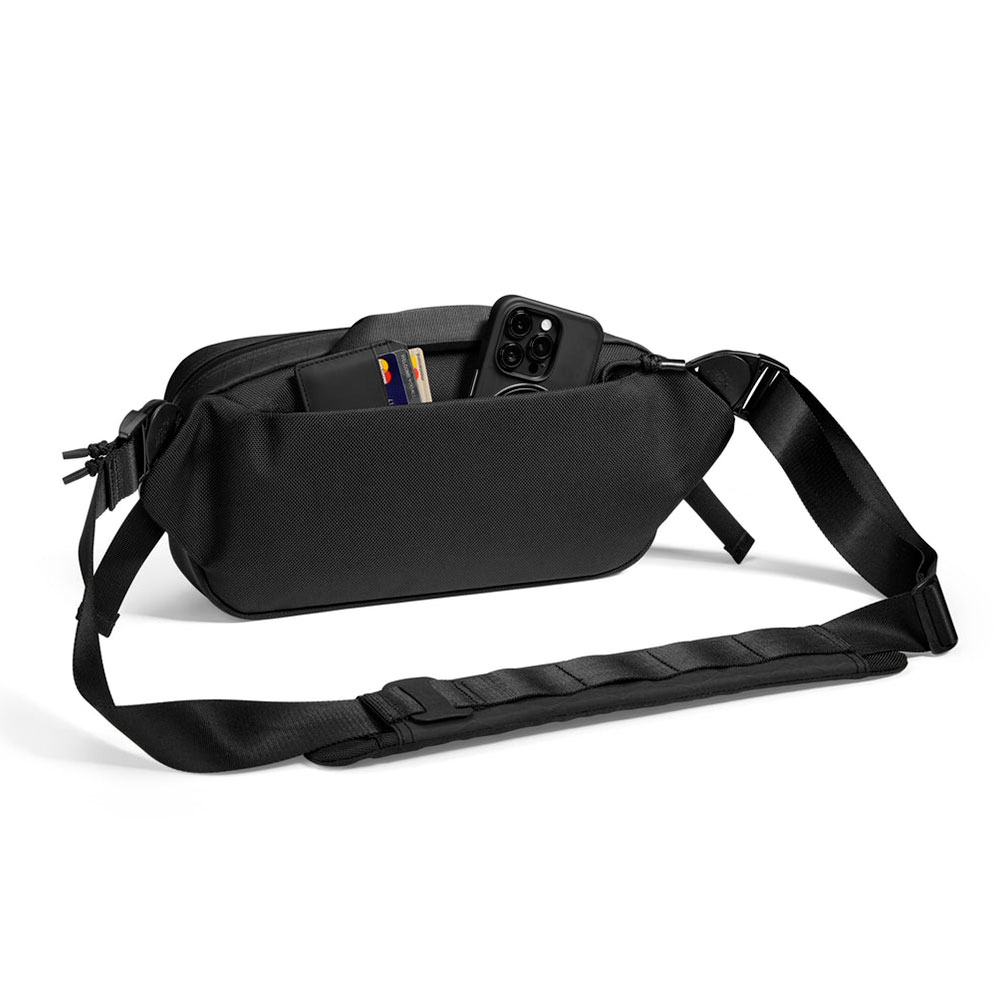 TomToc taška Wander T26 X-Pac Daily Sling Bag - Black