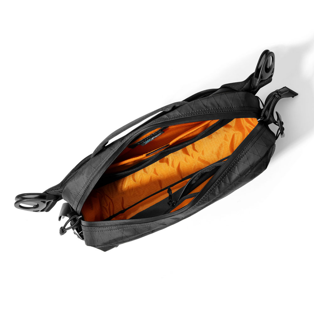 TomToc taška Wander T26 X-Pac Daily Sling Bag - Black