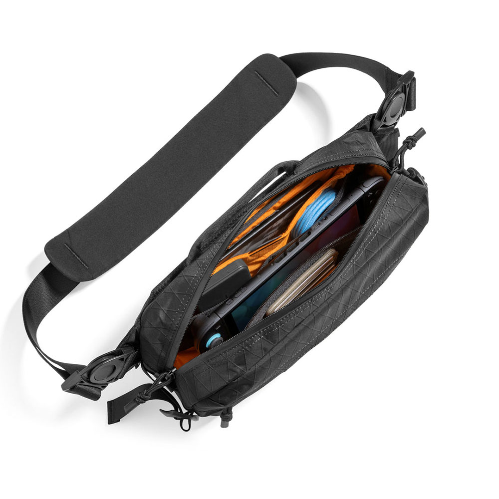 TomToc taška Wander T26 X-Pac Daily Sling Bag - Black