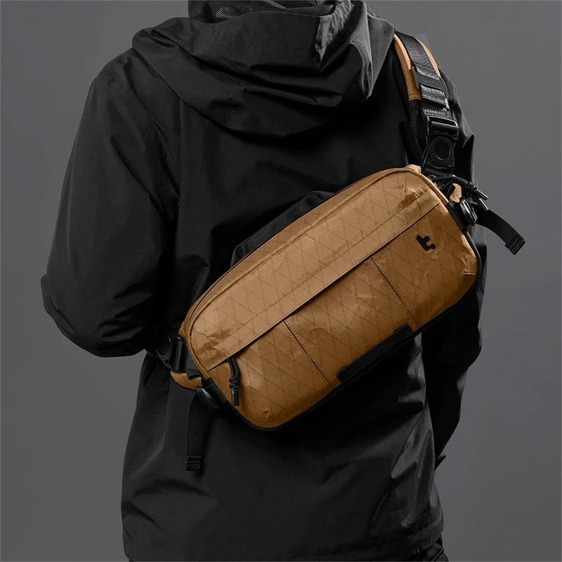 TomToc taška Wander T26 X-Pac Daily Sling Bag - Brown
