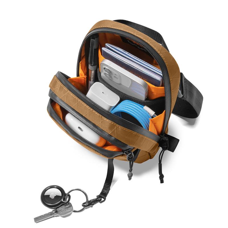 TomToc taška Aviator T37 X-Pac Travel Crossbody Bag - Brown