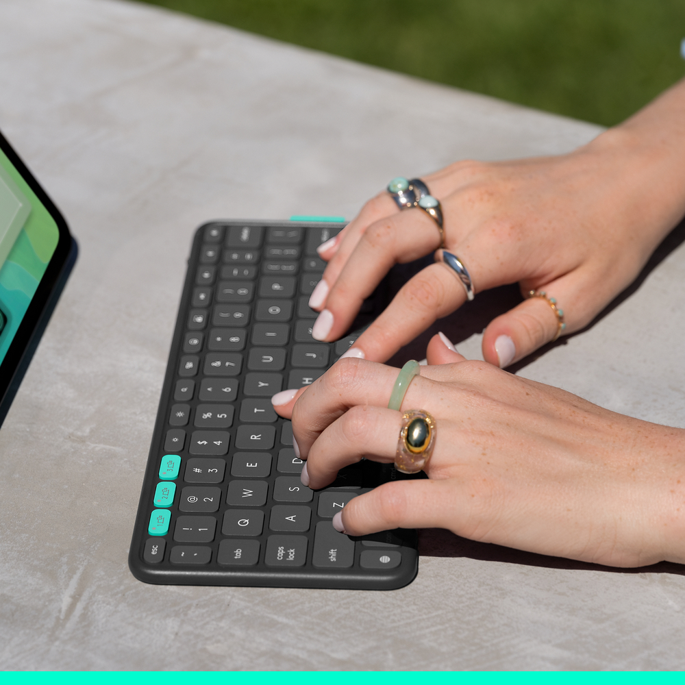 Logitech FLIP FOLIO pre iPad Pro 11"(M4), iPad Air 11"(M2+M3), iPad Air (5.gen.), US , grafitová